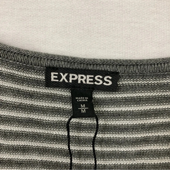New Express Gray White Striped Crew Neck Asymmetric Hem Tunic Medium - Picture 2 of 10